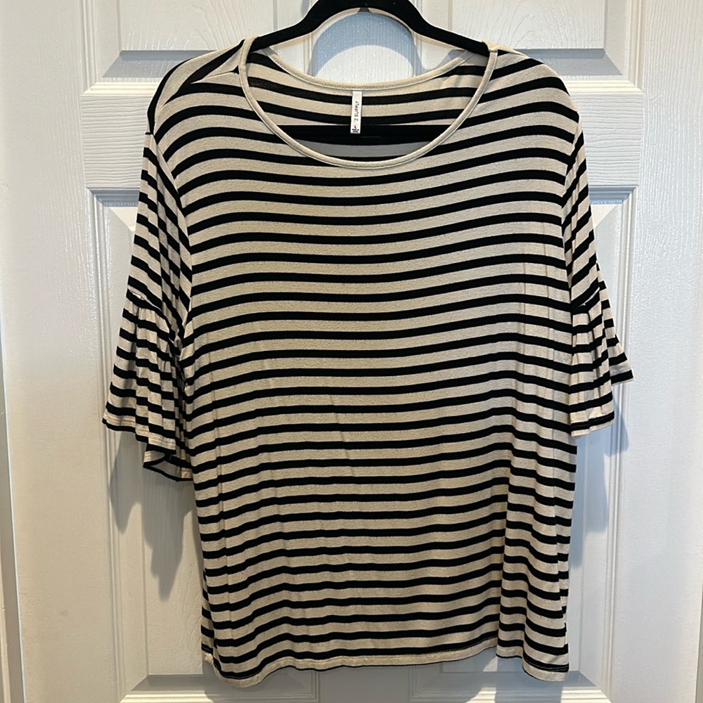Women's Z SUPPLY Top - size L